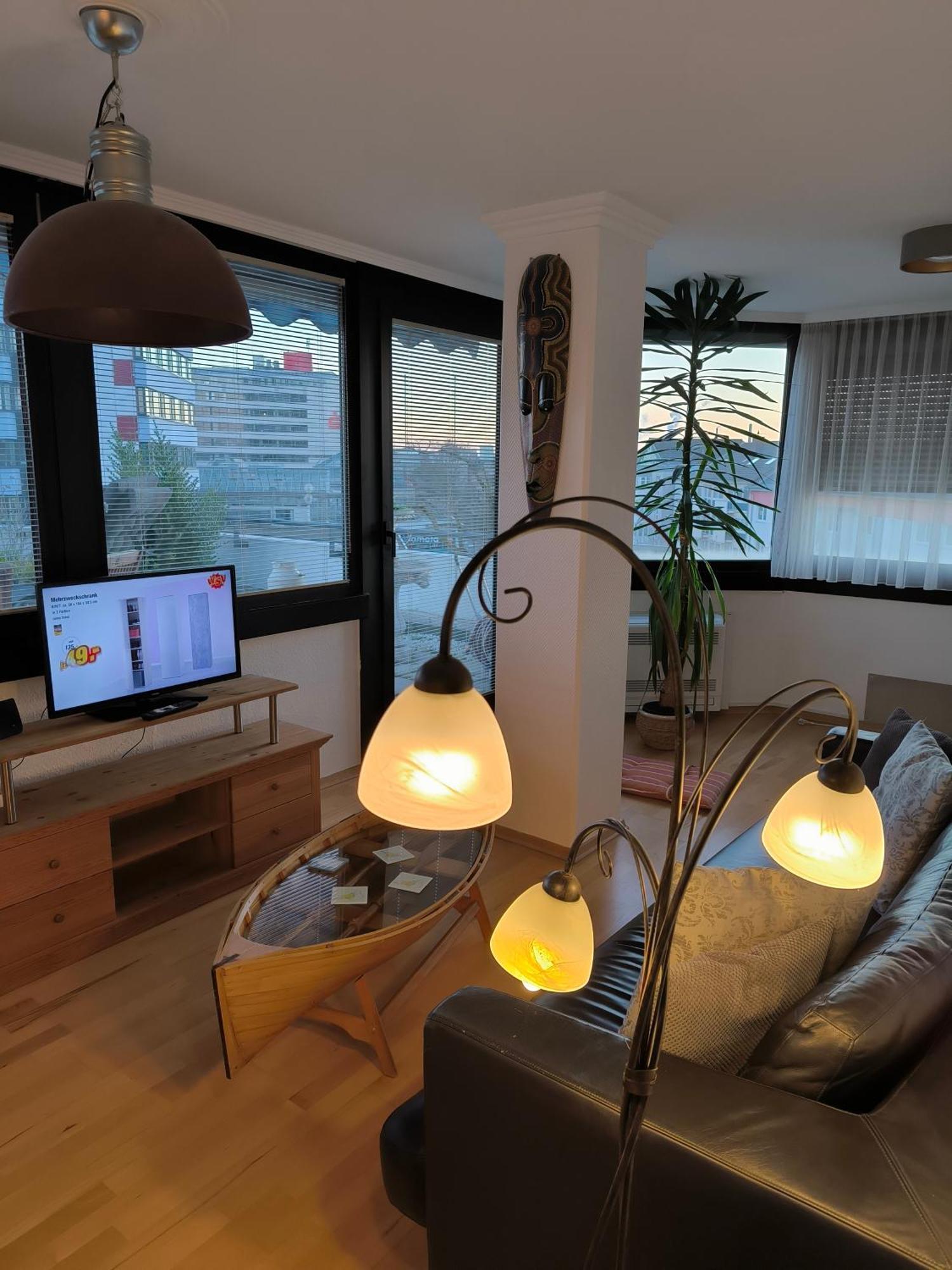 Im Herzen Von Wiesdorf- Blick Auf Das Bayer-Kreuz -Appartement Mit 2 Schlafzimmern-Fuer 3 Personen -Zentral Gelegen - Friedrich Ebert Platz 5A , 4Te Etage - Dachterrasse Und Sauna - Kaution Pflicht - ليفركوزن المظهر الخارجي الصورة