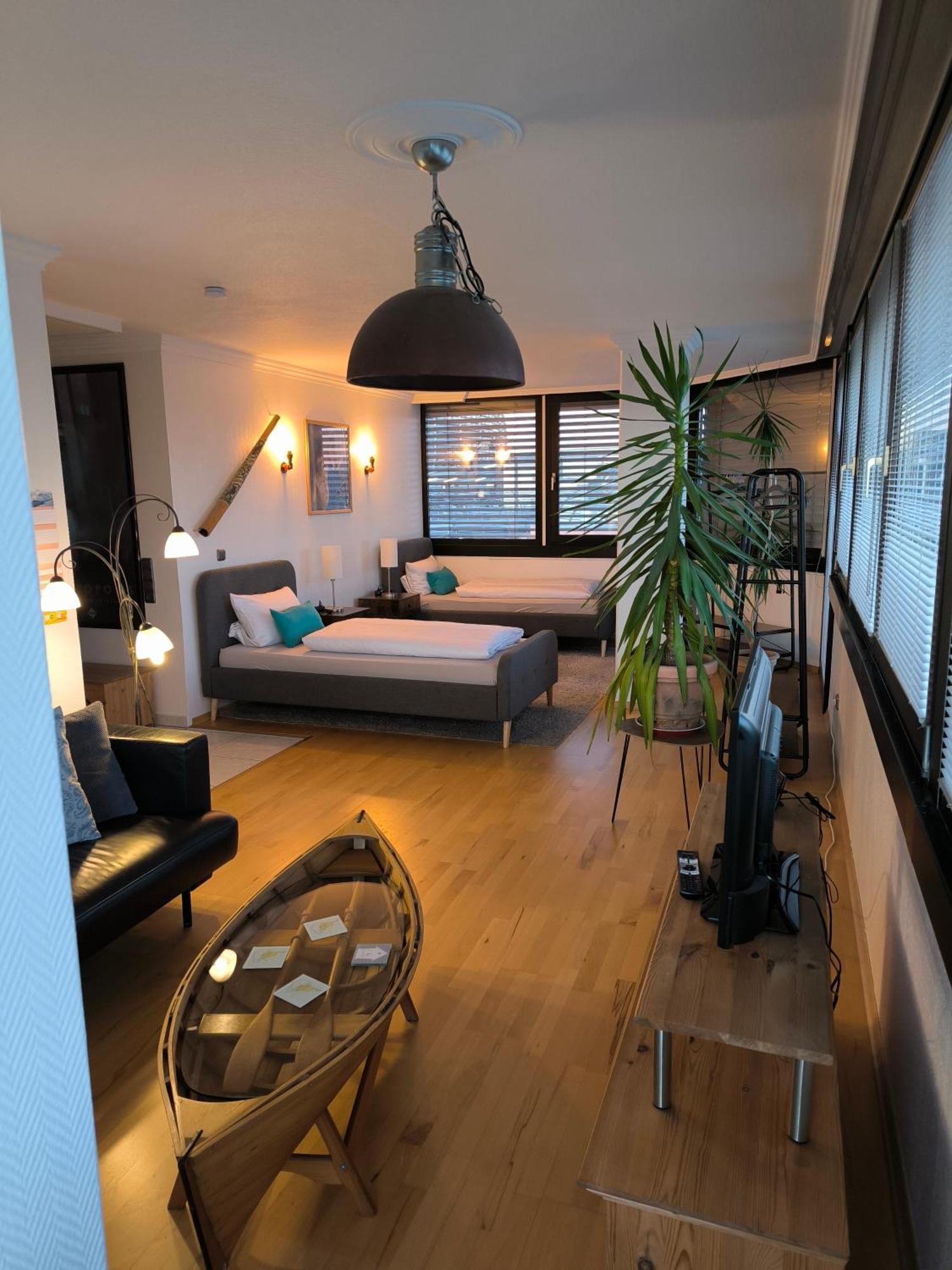 Im Herzen Von Wiesdorf- Blick Auf Das Bayer-Kreuz -Appartement Mit 2 Schlafzimmern-Fuer 3 Personen -Zentral Gelegen - Friedrich Ebert Platz 5A , 4Te Etage - Dachterrasse Und Sauna - Kaution Pflicht - ليفركوزن المظهر الخارجي الصورة