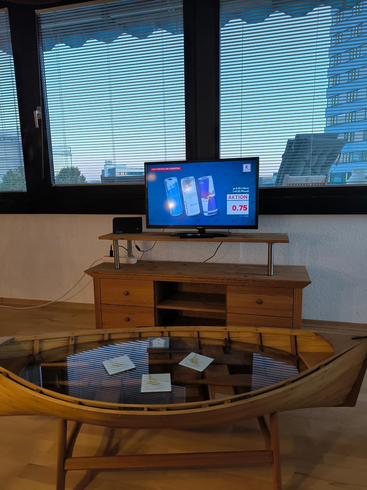 Im Herzen Von Wiesdorf- Blick Auf Das Bayer-Kreuz -Appartement Mit 2 Schlafzimmern-Fuer 3 Personen -Zentral Gelegen - Friedrich Ebert Platz 5A , 4Te Etage - Dachterrasse Und Sauna - Kaution Pflicht - ليفركوزن المظهر الخارجي الصورة